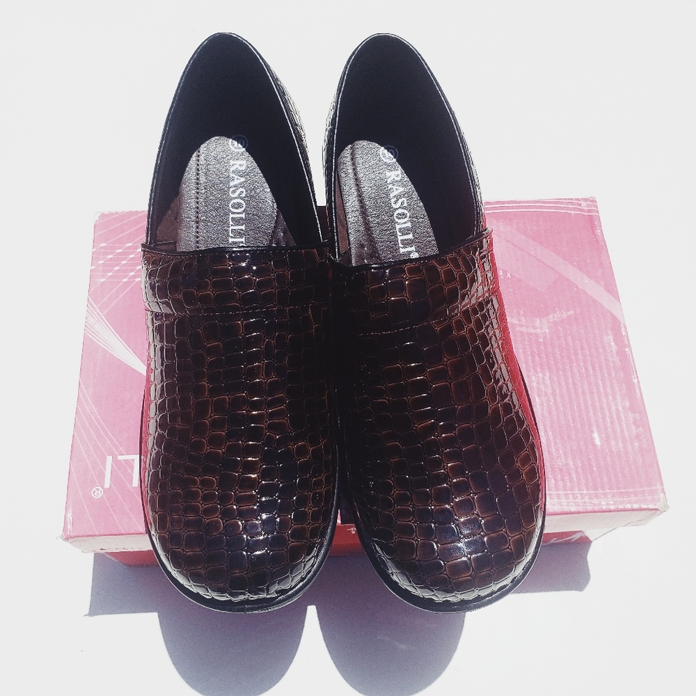 Rasolli Women's Debby Croco Texture Clogs